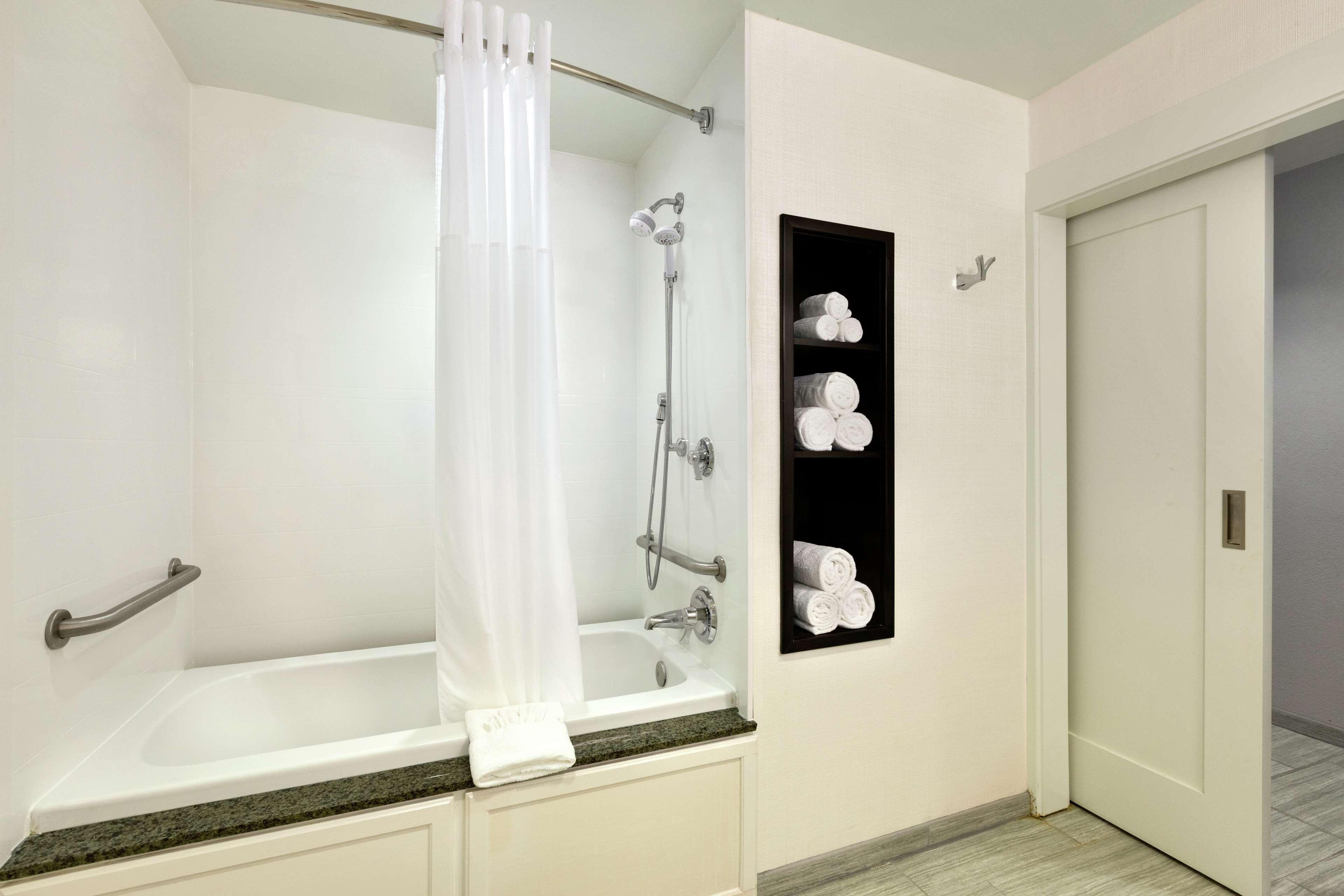 Hampton Inn & Suites Nashville-Downtown Екстериор снимка
