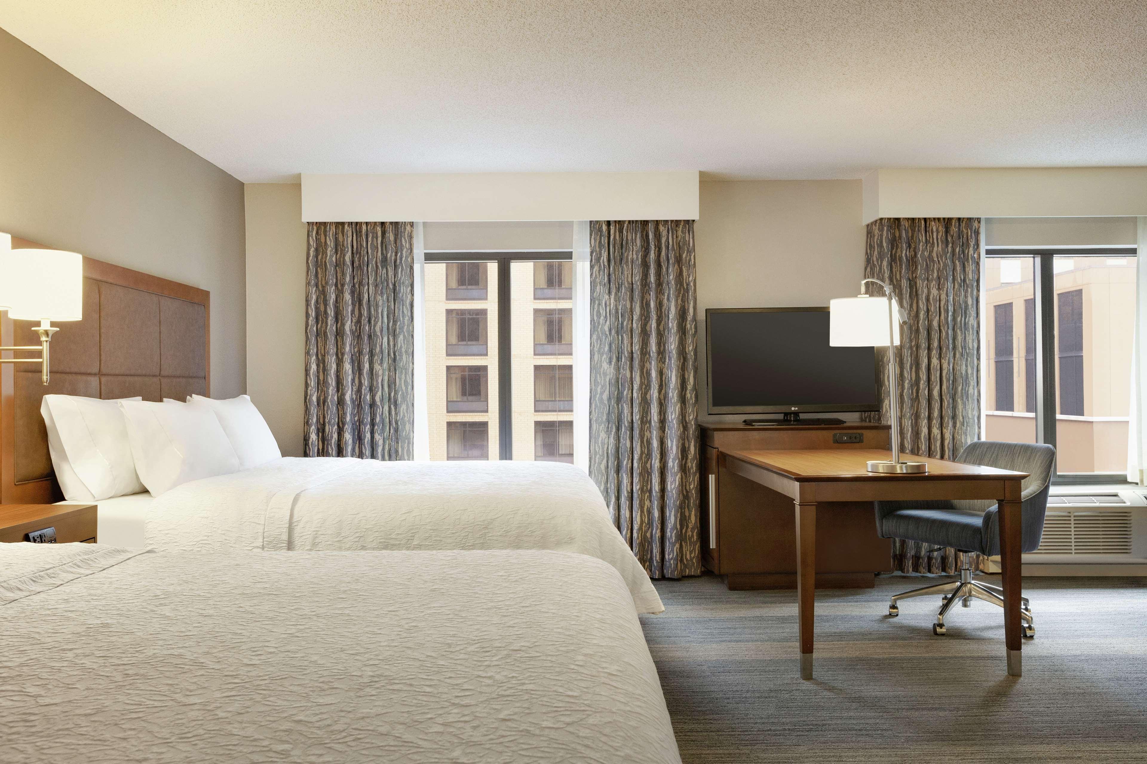 Hampton Inn & Suites Nashville-Downtown Екстериор снимка