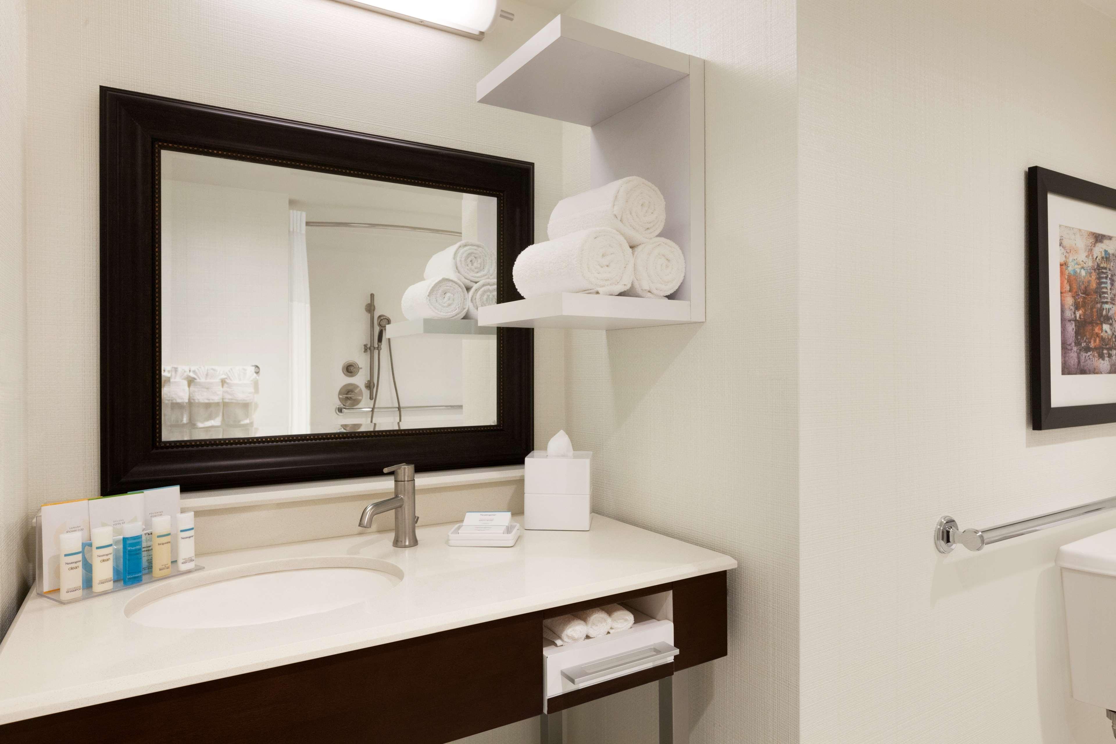 Hampton Inn & Suites Nashville-Downtown Екстериор снимка
