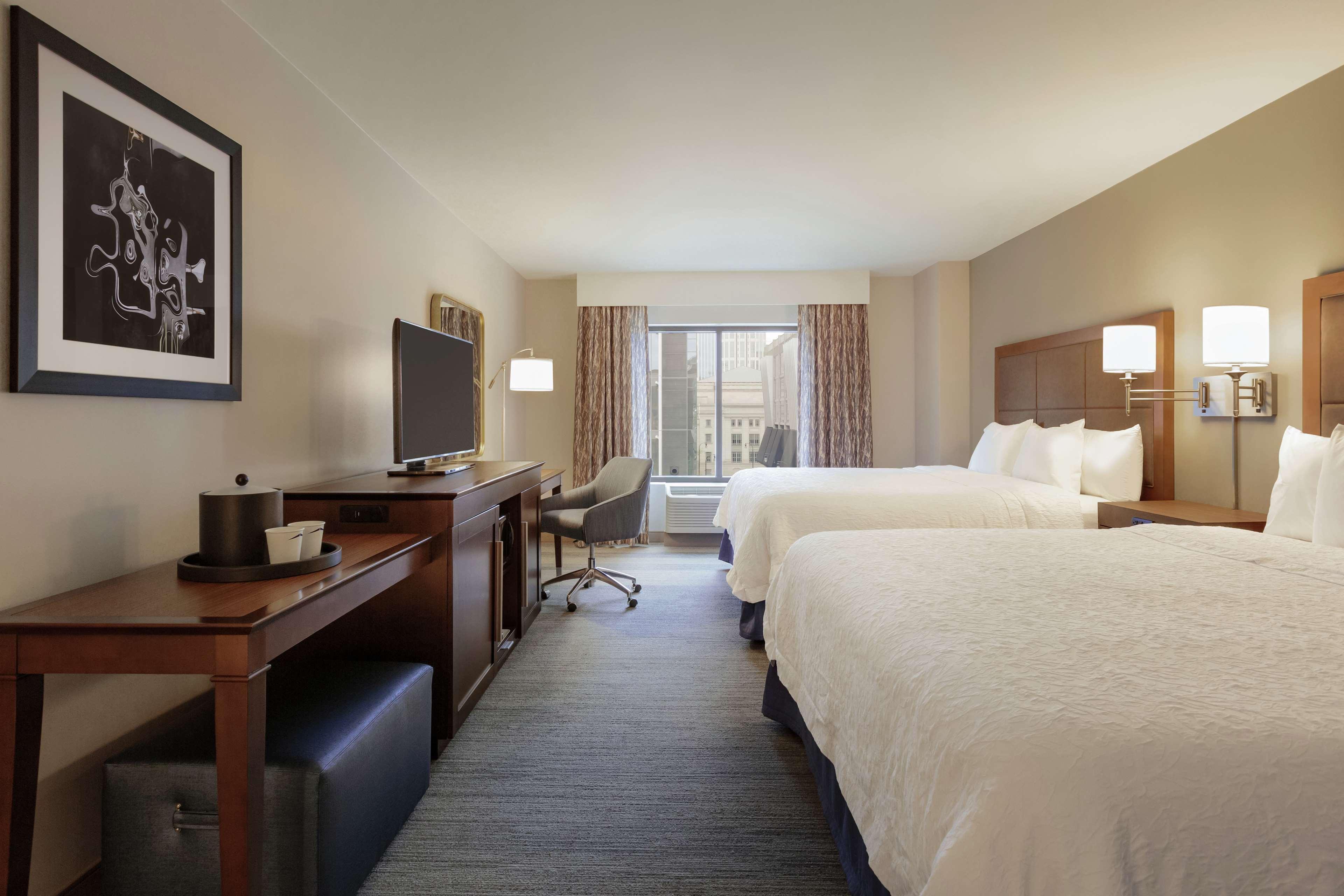Hampton Inn & Suites Nashville-Downtown Екстериор снимка