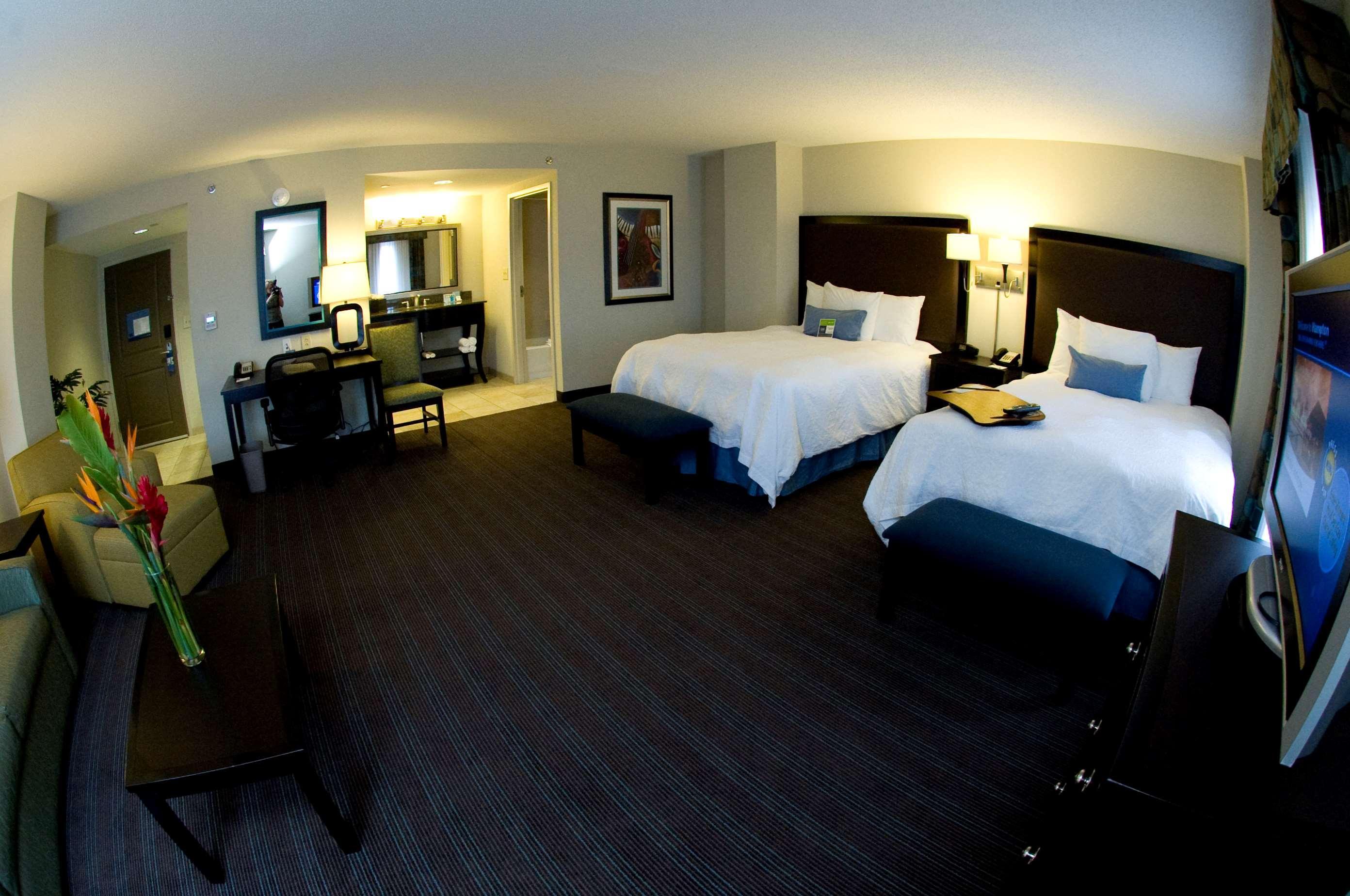 Hampton Inn & Suites Nashville-Downtown Стая снимка