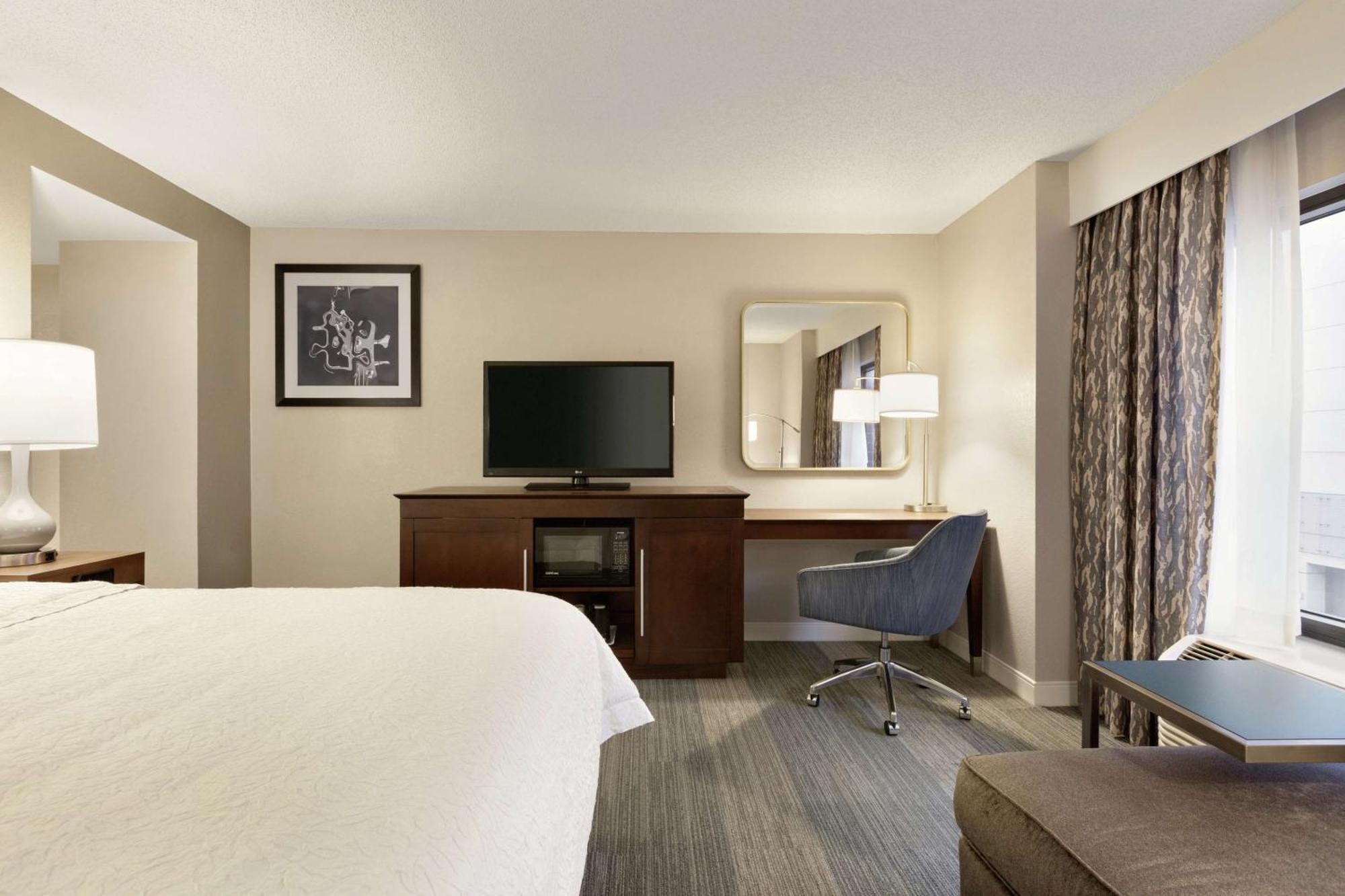 Hampton Inn & Suites Nashville-Downtown Екстериор снимка