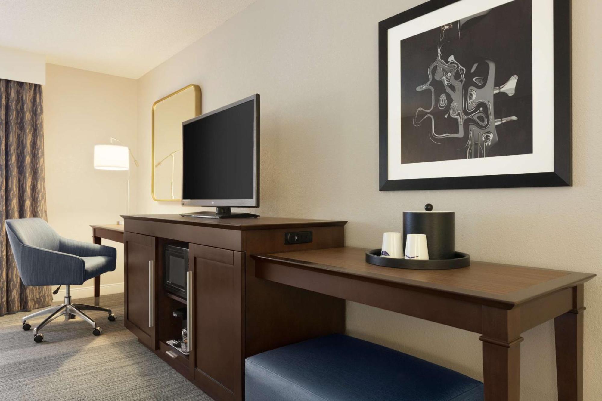 Hampton Inn & Suites Nashville-Downtown Екстериор снимка