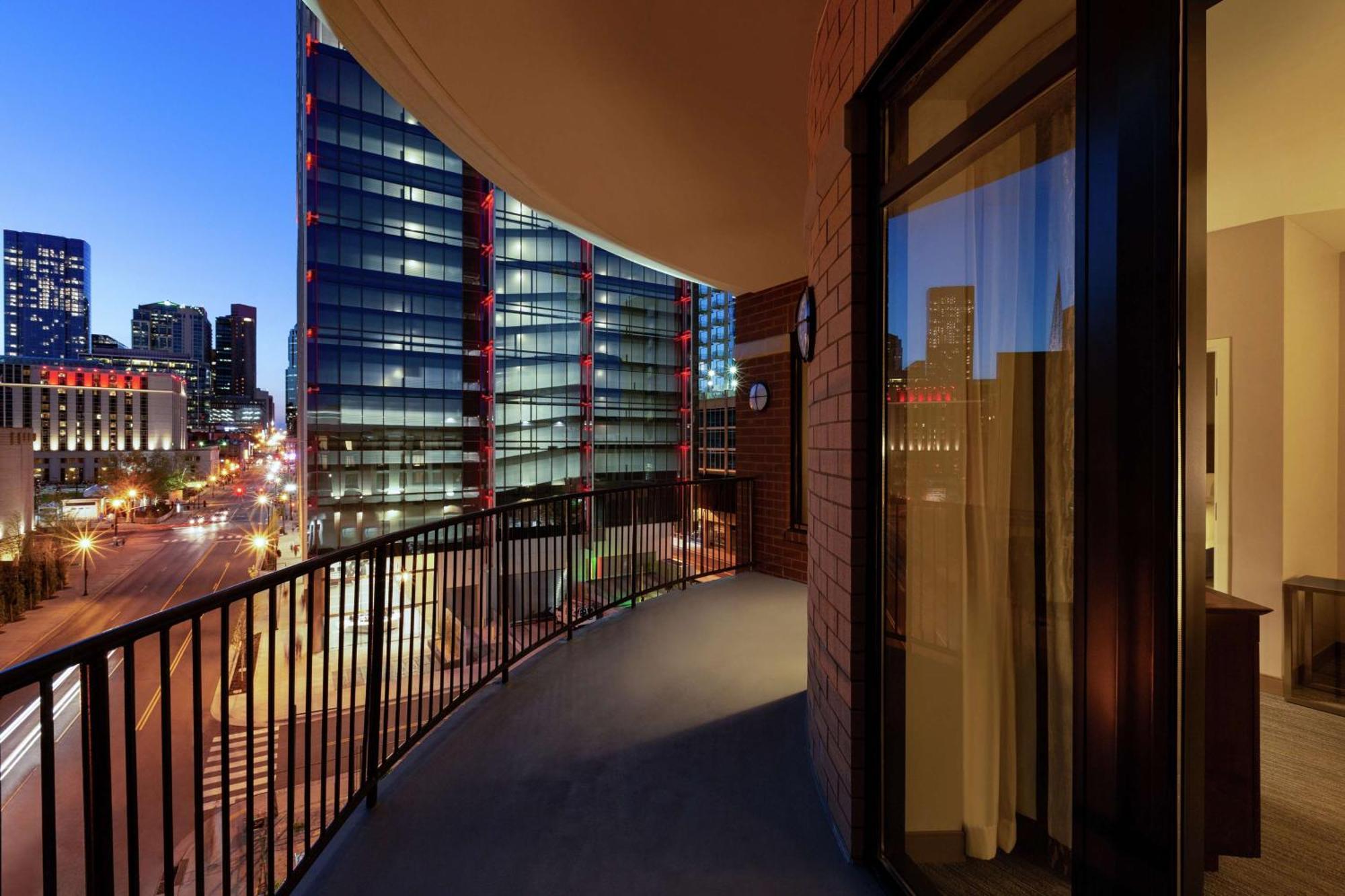 Hampton Inn & Suites Nashville-Downtown Екстериор снимка