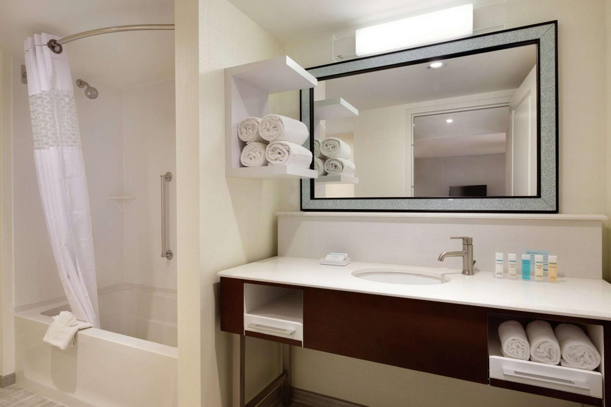 Hampton Inn & Suites Nashville-Downtown Екстериор снимка
