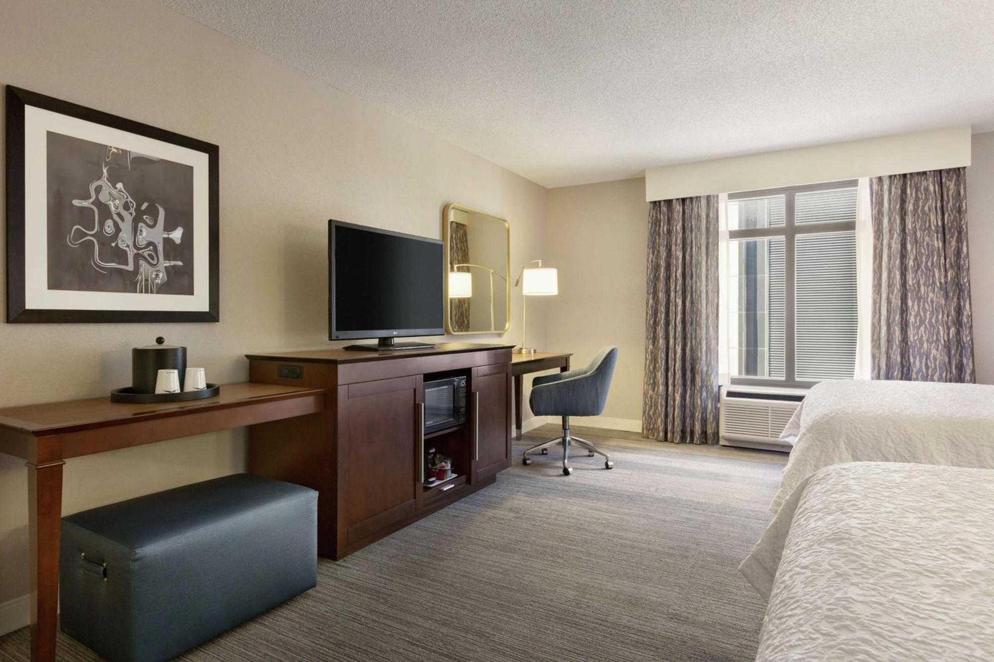 Hampton Inn & Suites Nashville-Downtown Екстериор снимка