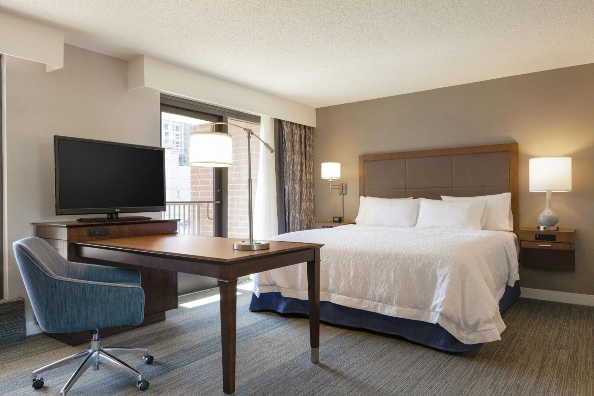 Hampton Inn & Suites Nashville-Downtown Екстериор снимка