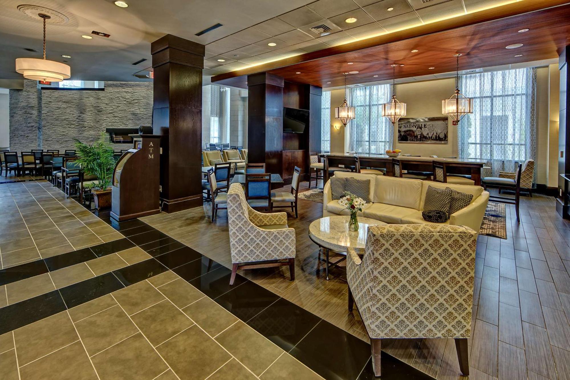 Hampton Inn & Suites Nashville-Downtown Екстериор снимка